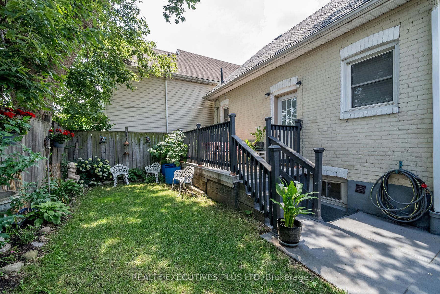 104 Sherman Ave N