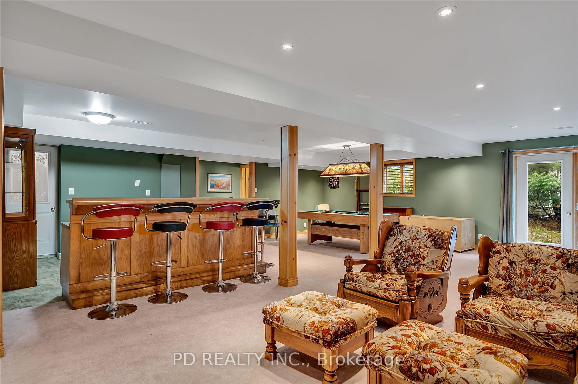 48 Sturgeon Glen Rd