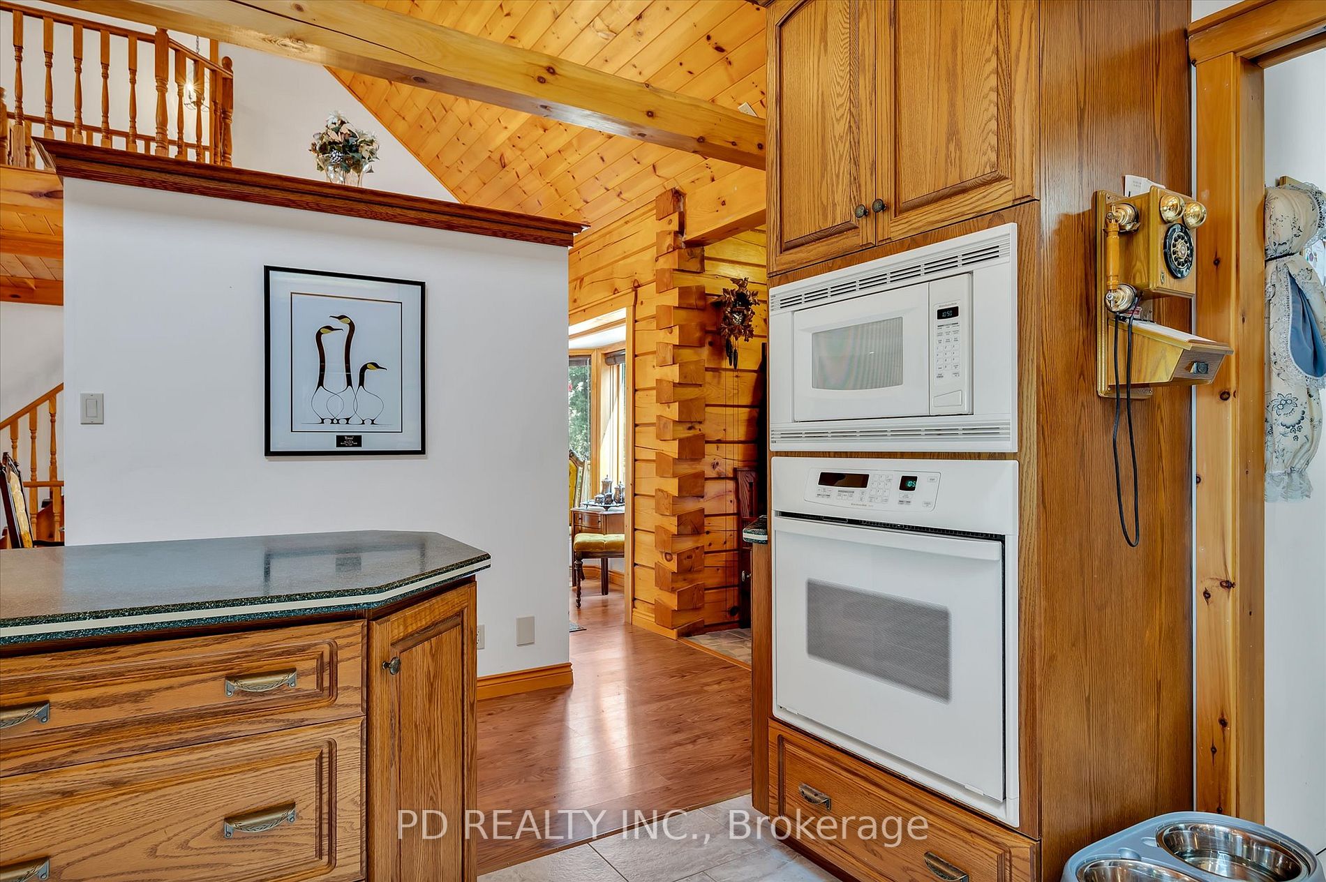 48 Sturgeon Glen Rd