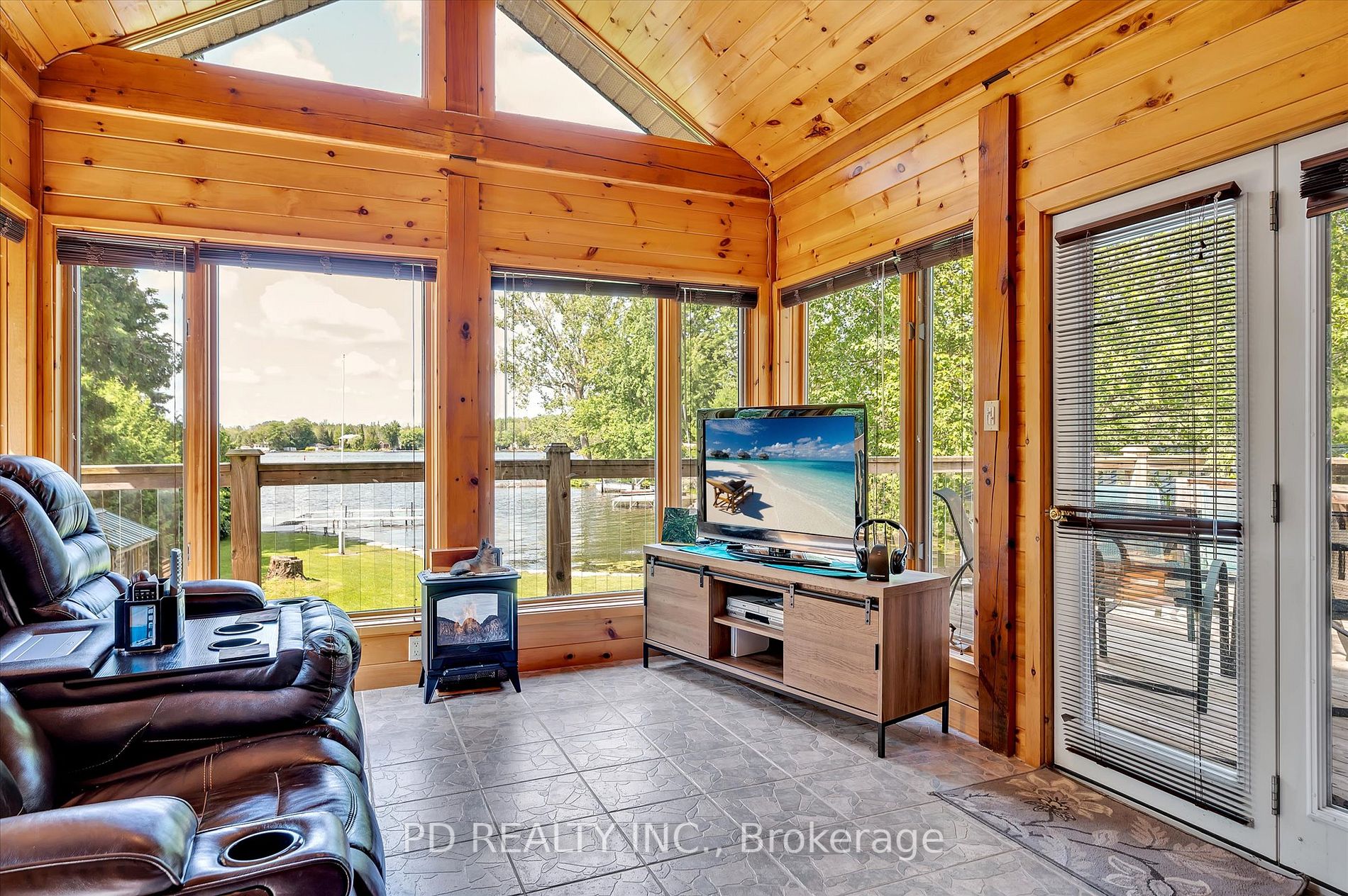48 Sturgeon Glen Rd