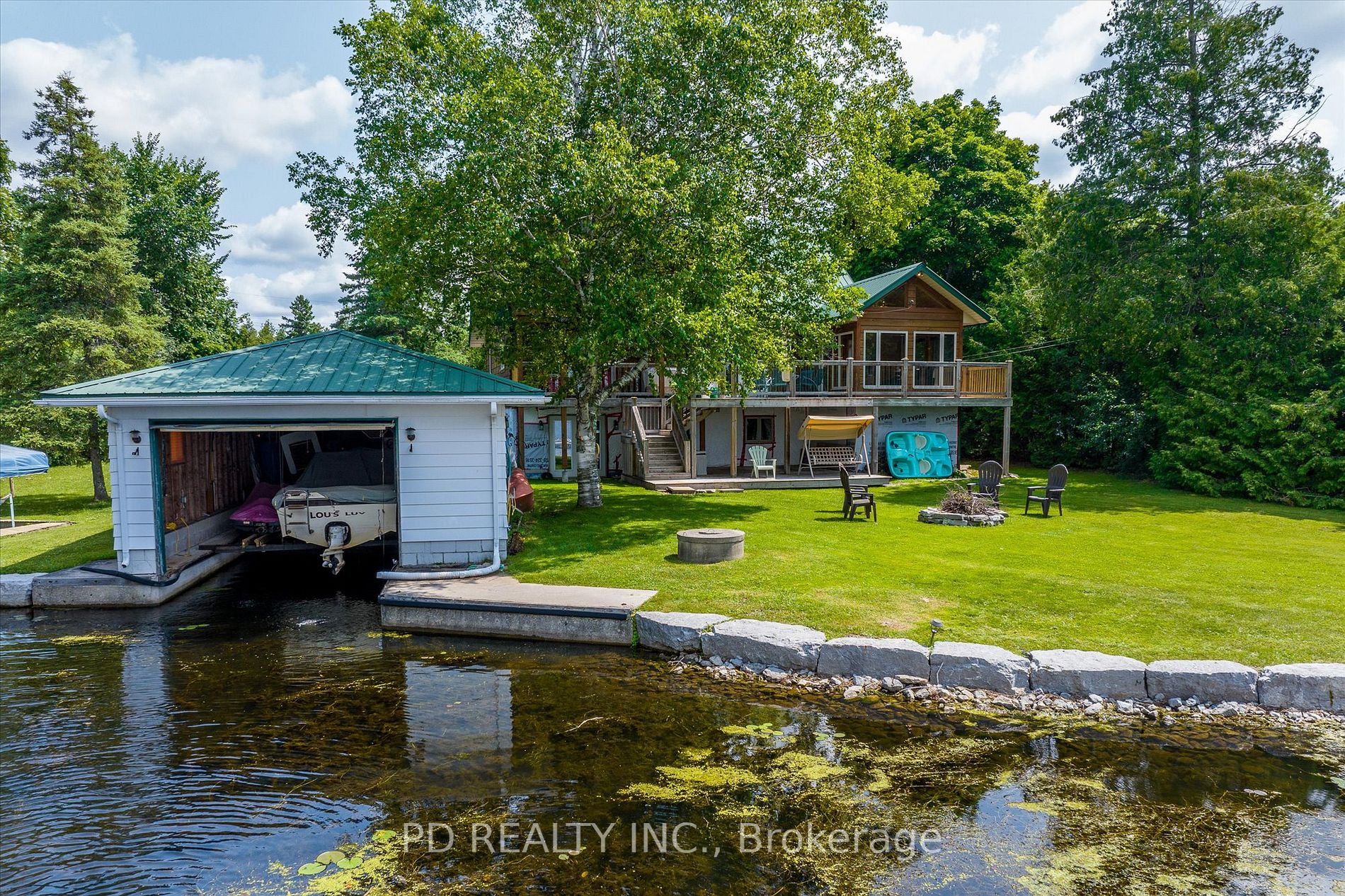 48 Sturgeon Glen Rd