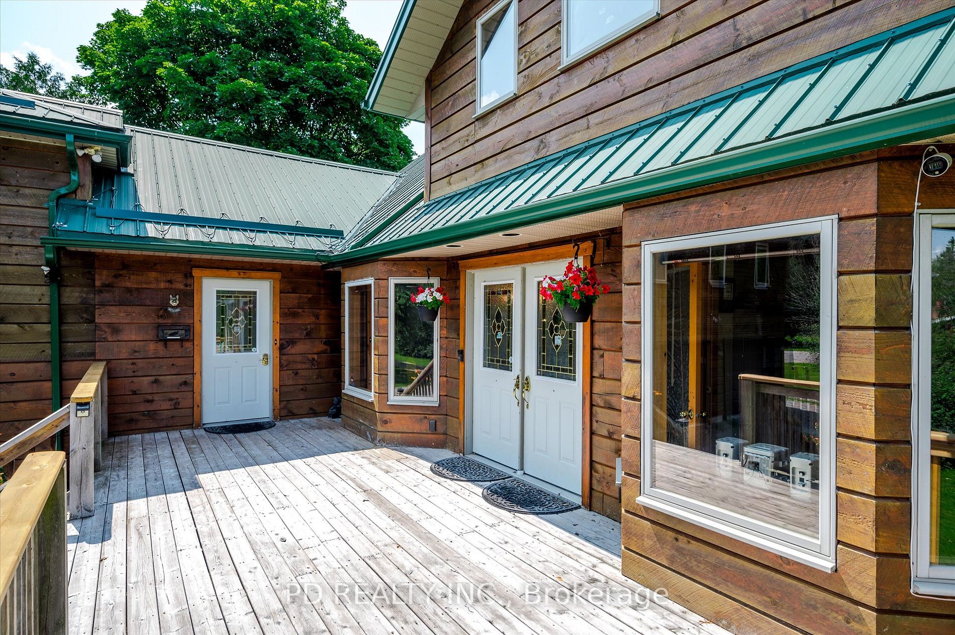 48 Sturgeon Glen Rd
