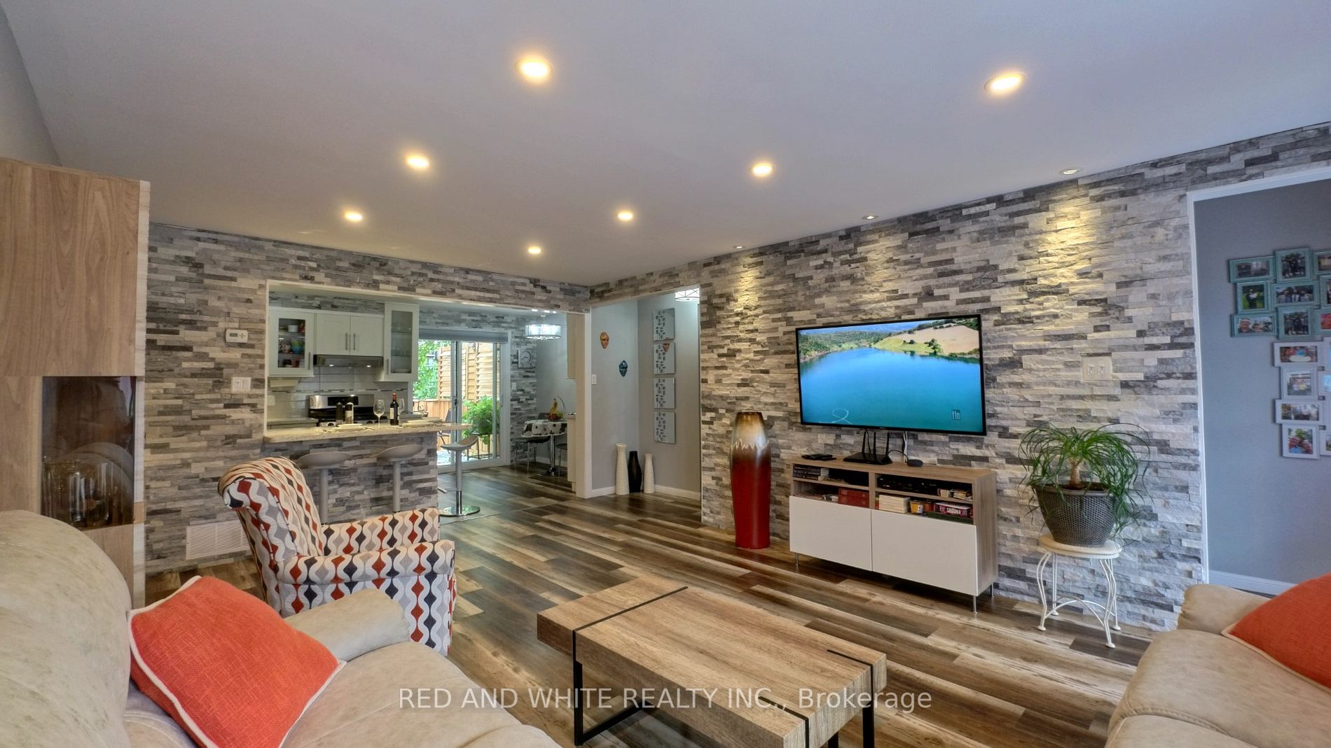 49 Cedarwoods Crescent, #32