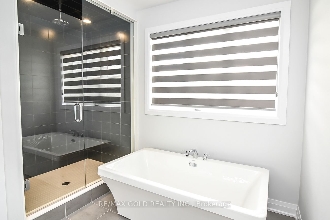 774 Queenston Blvd