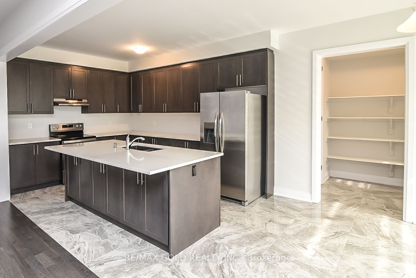 774 Queenston Blvd
