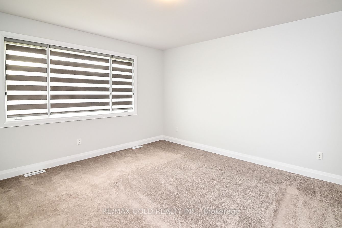 774 Queenston Blvd
