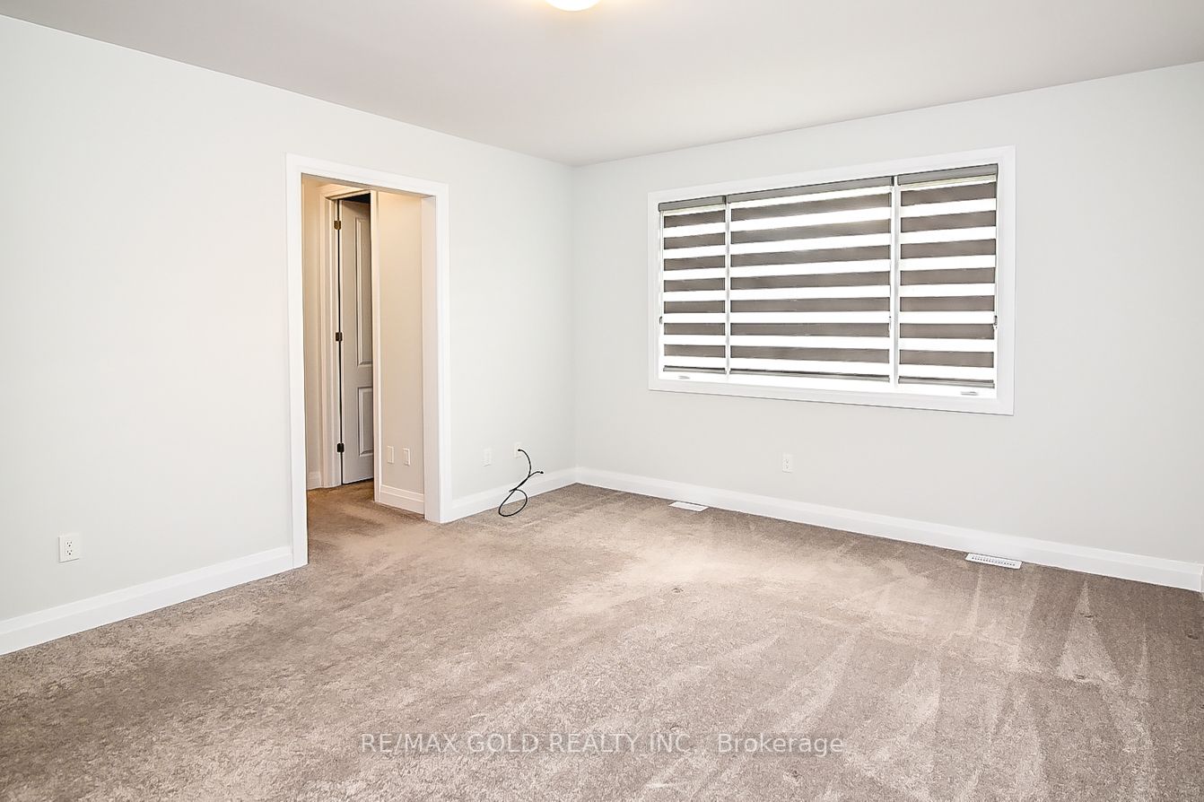 774 Queenston Blvd