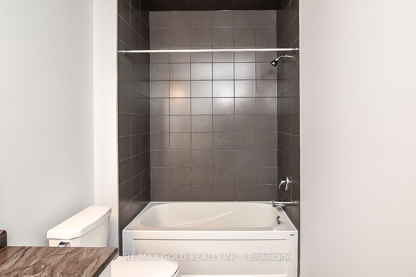 774 Queenston Blvd