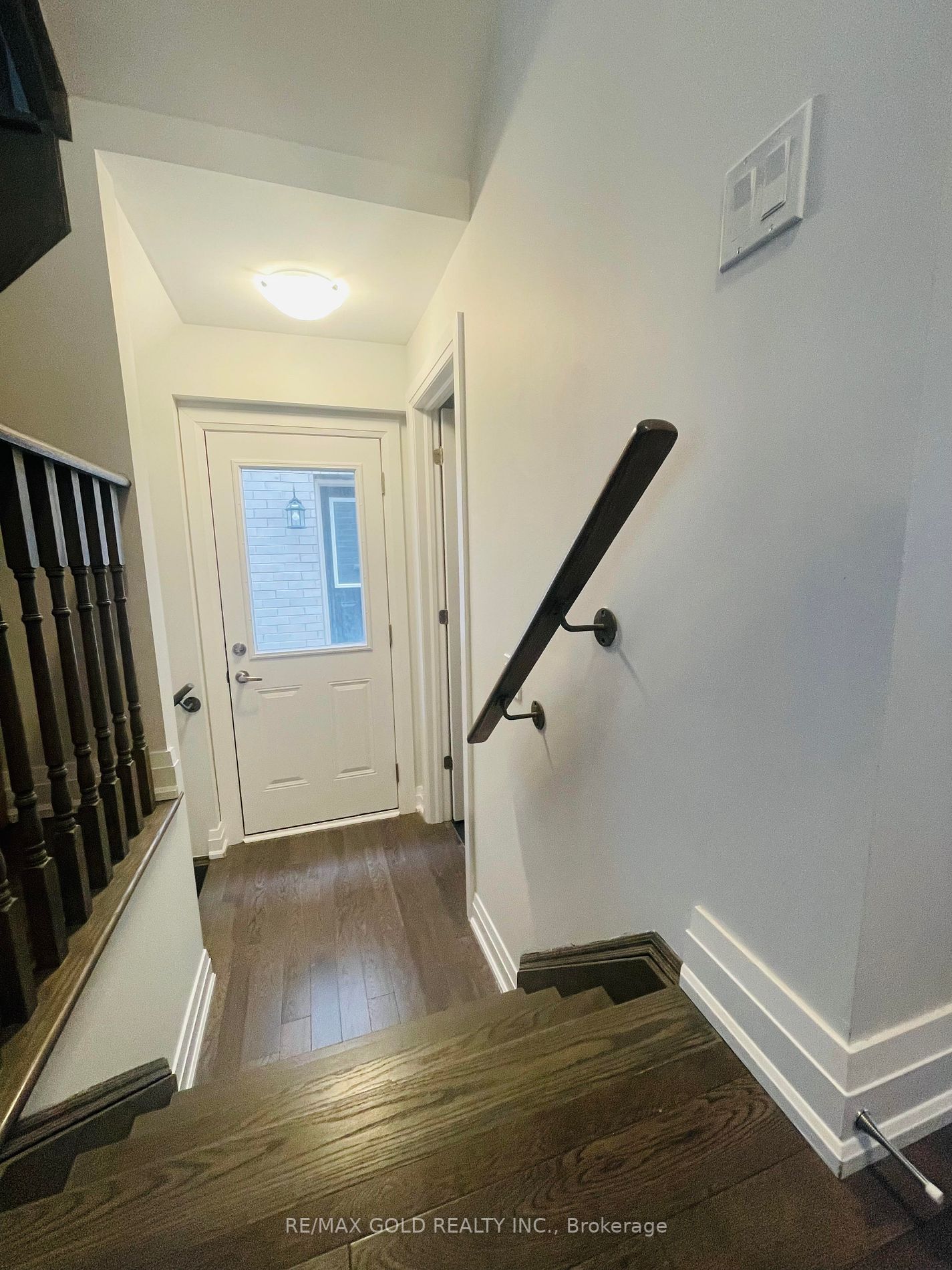774 Queenston Blvd