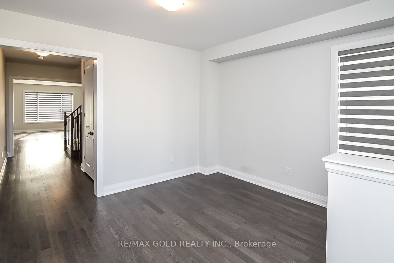 774 Queenston Blvd