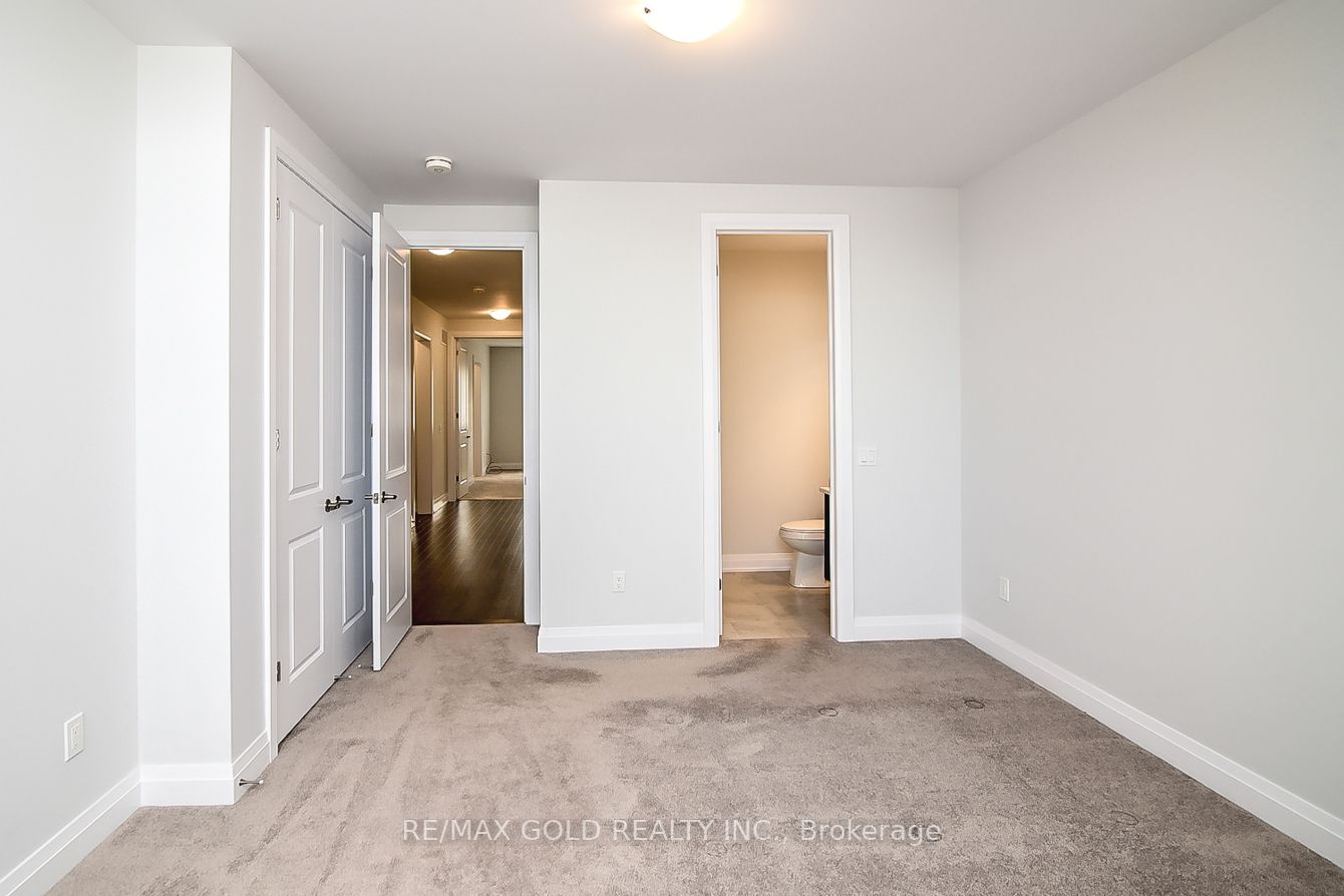 774 Queenston Blvd