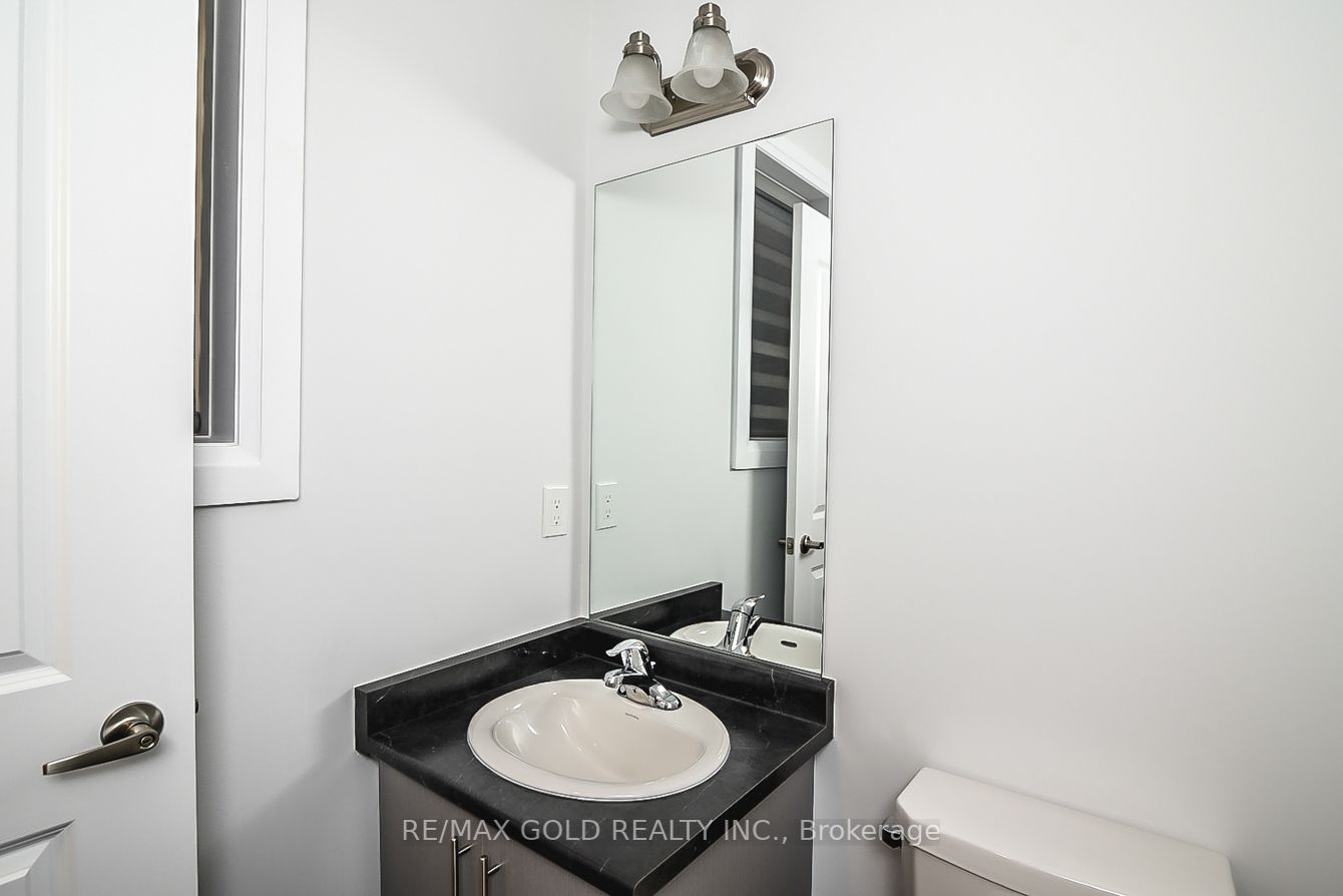 774 Queenston Blvd