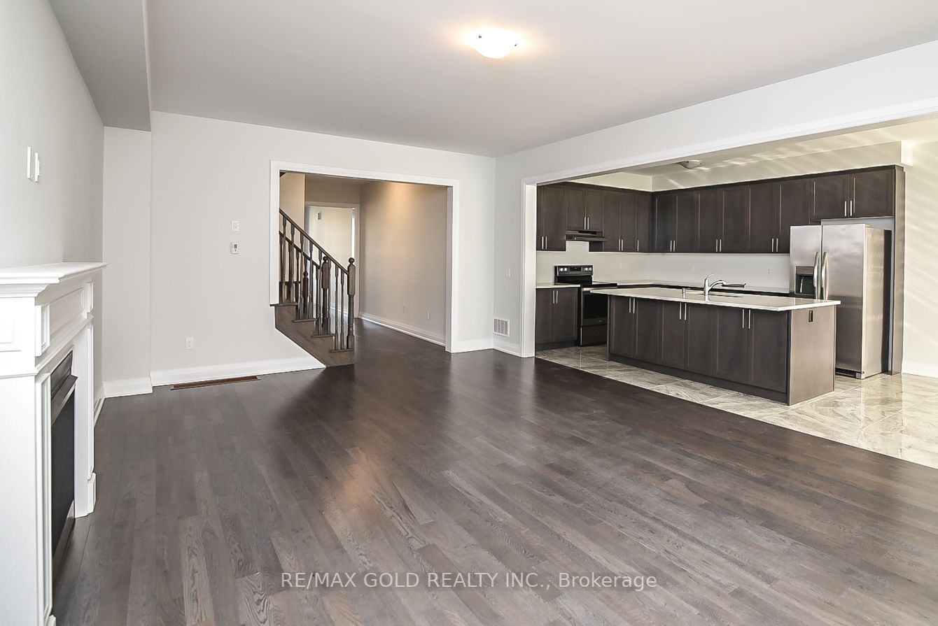 774 Queenston Blvd