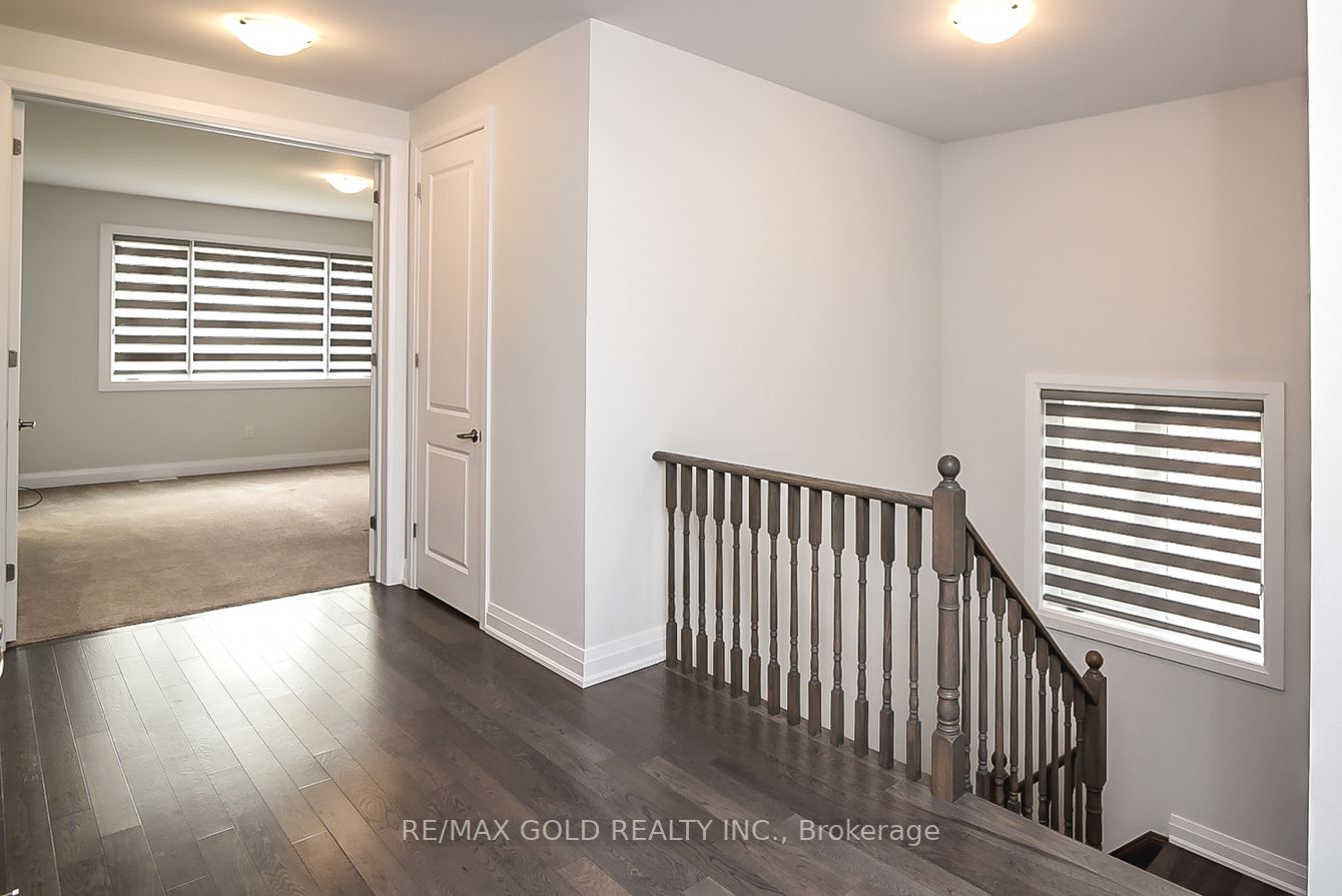 774 Queenston Blvd