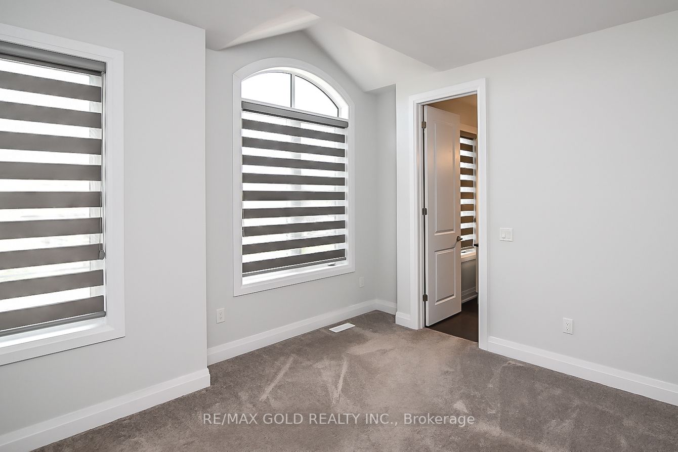 774 Queenston Blvd