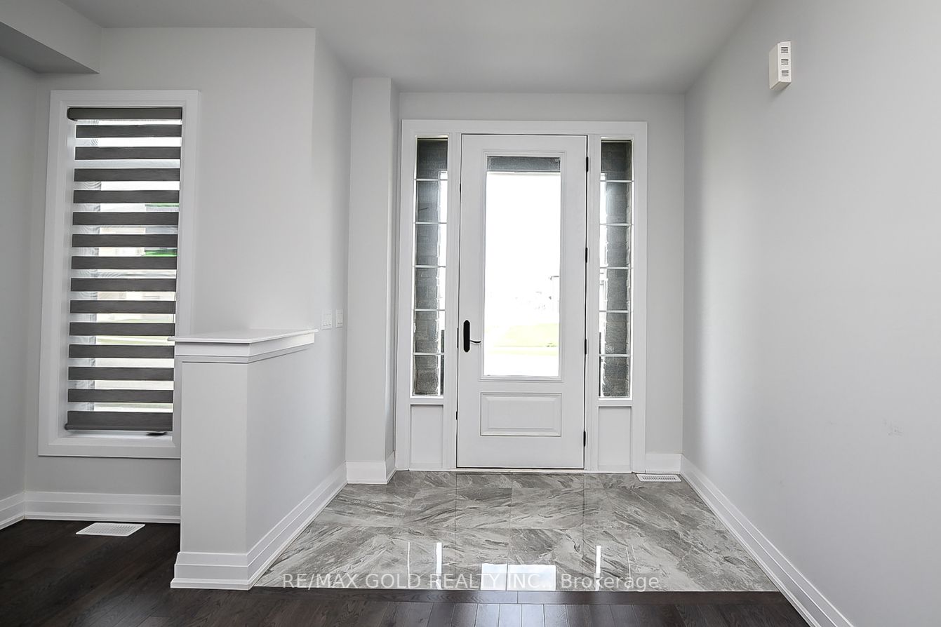 774 Queenston Blvd