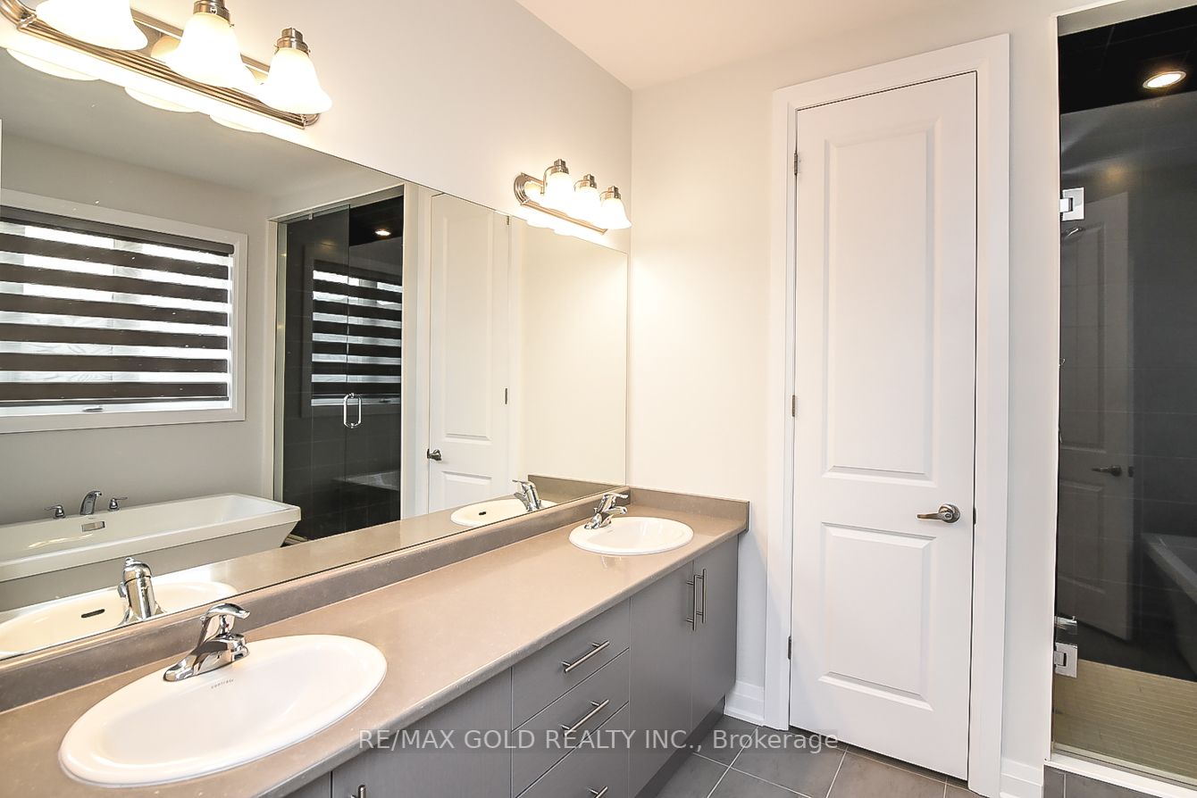 774 Queenston Blvd