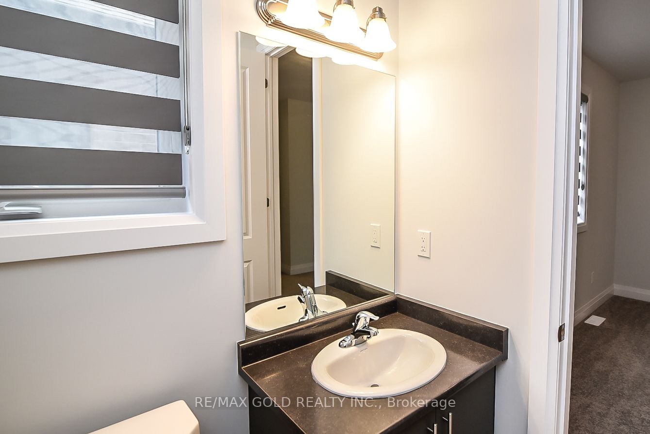 774 Queenston Blvd