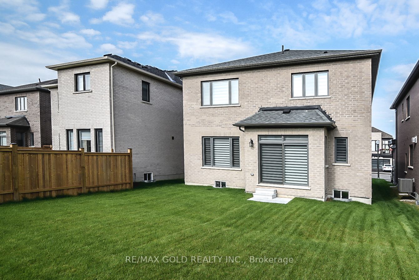774 Queenston Blvd