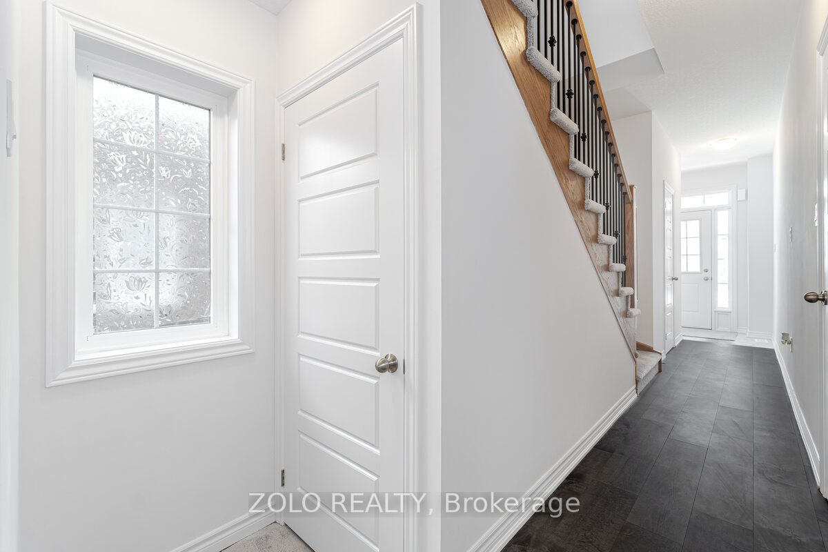 49 Elsegood Dr