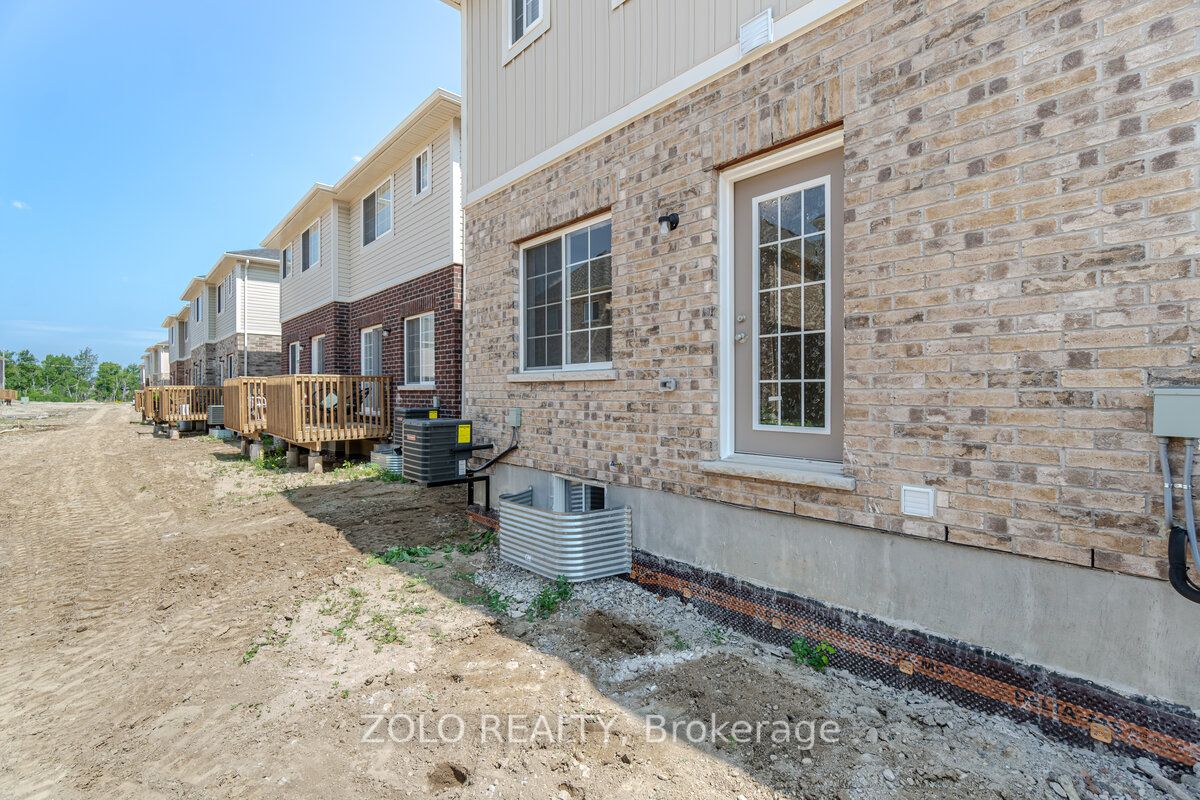 49 Elsegood Dr