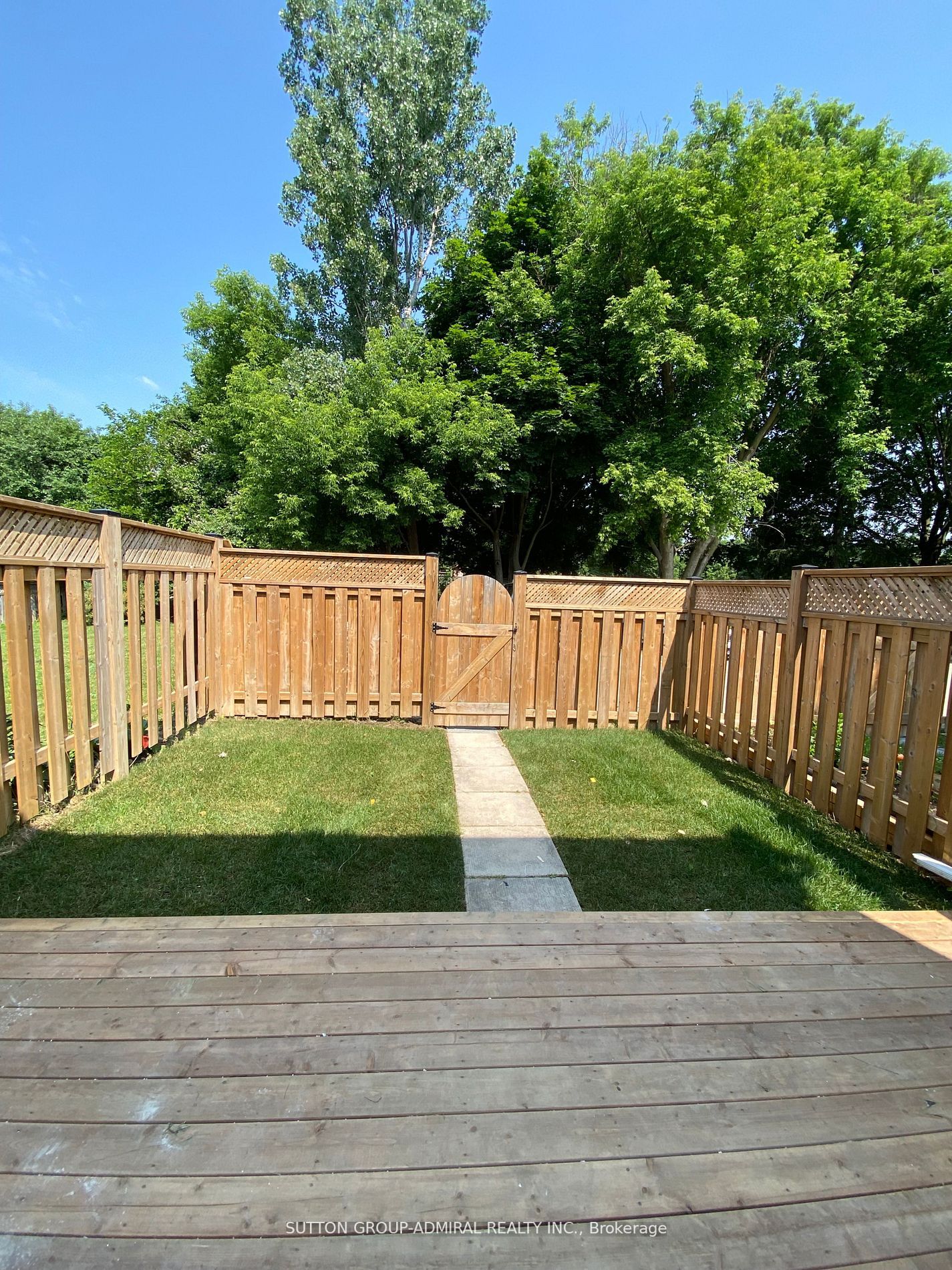 128 Jansen Ave