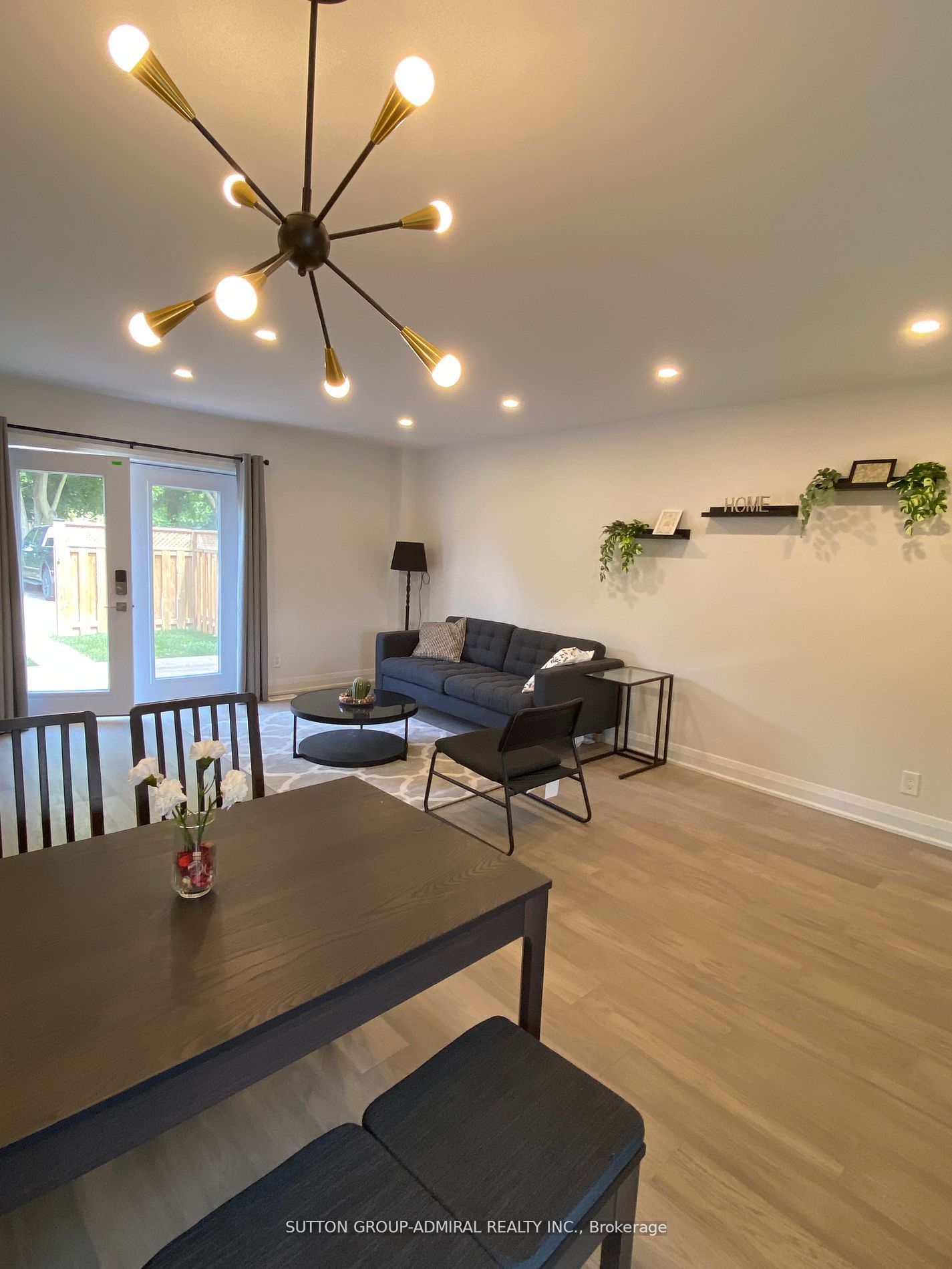 128 Jansen Ave