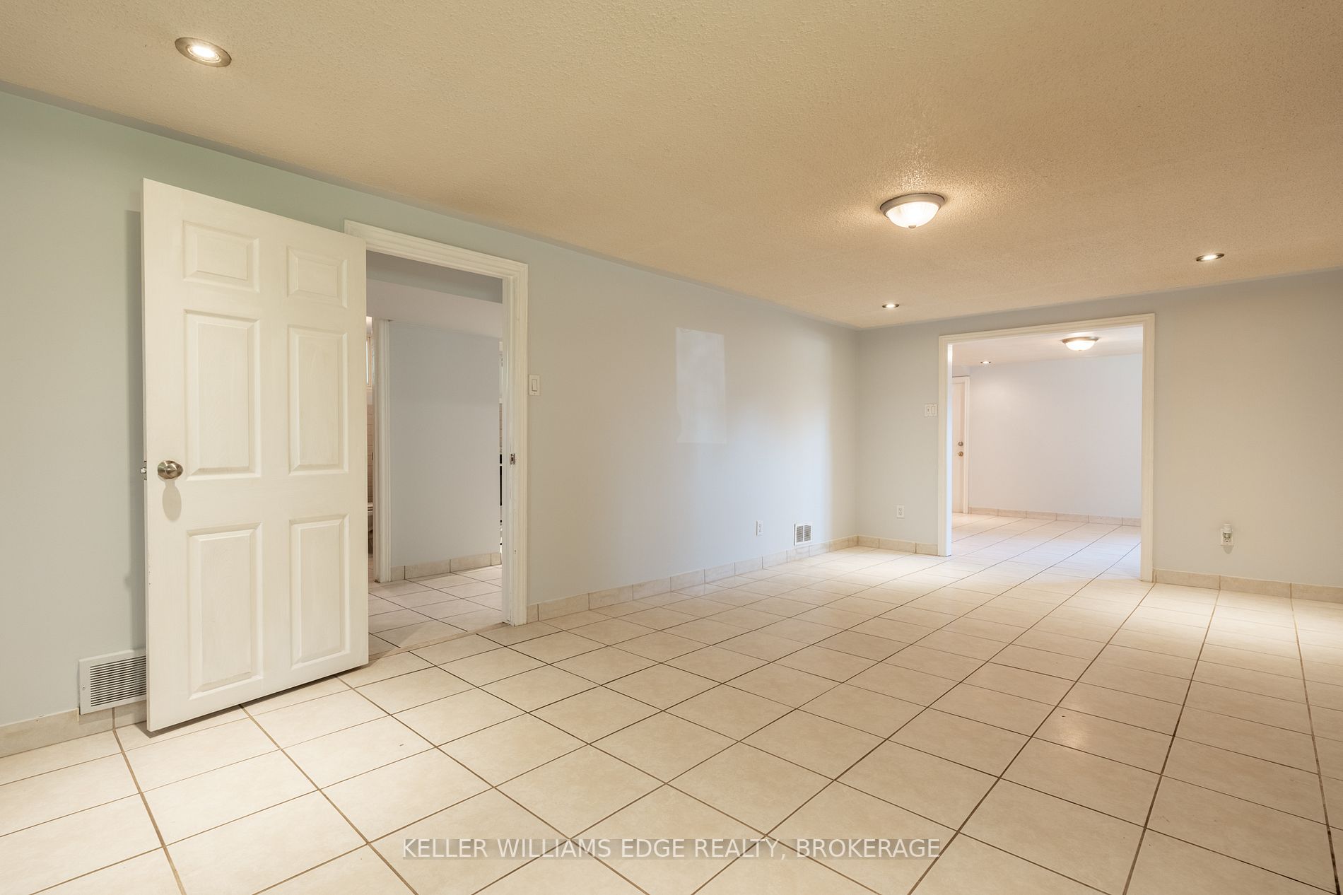 64 Forest Hill Cres