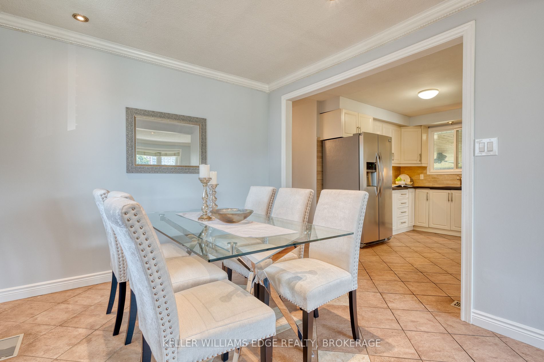 64 Forest Hill Cres