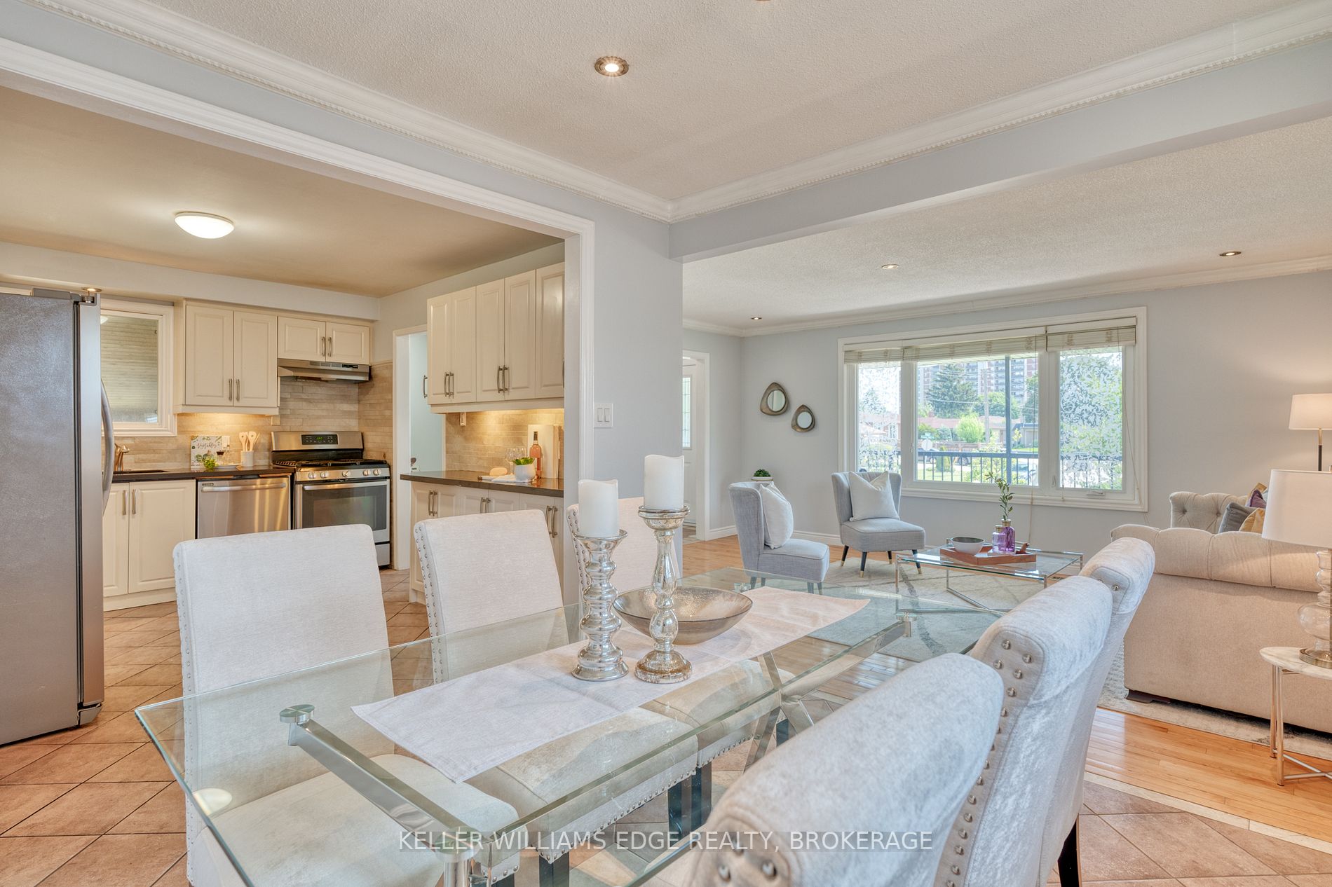 64 Forest Hill Cres
