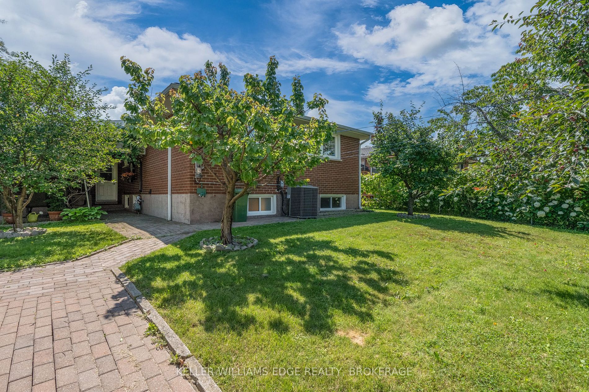 64 Forest Hill Cres