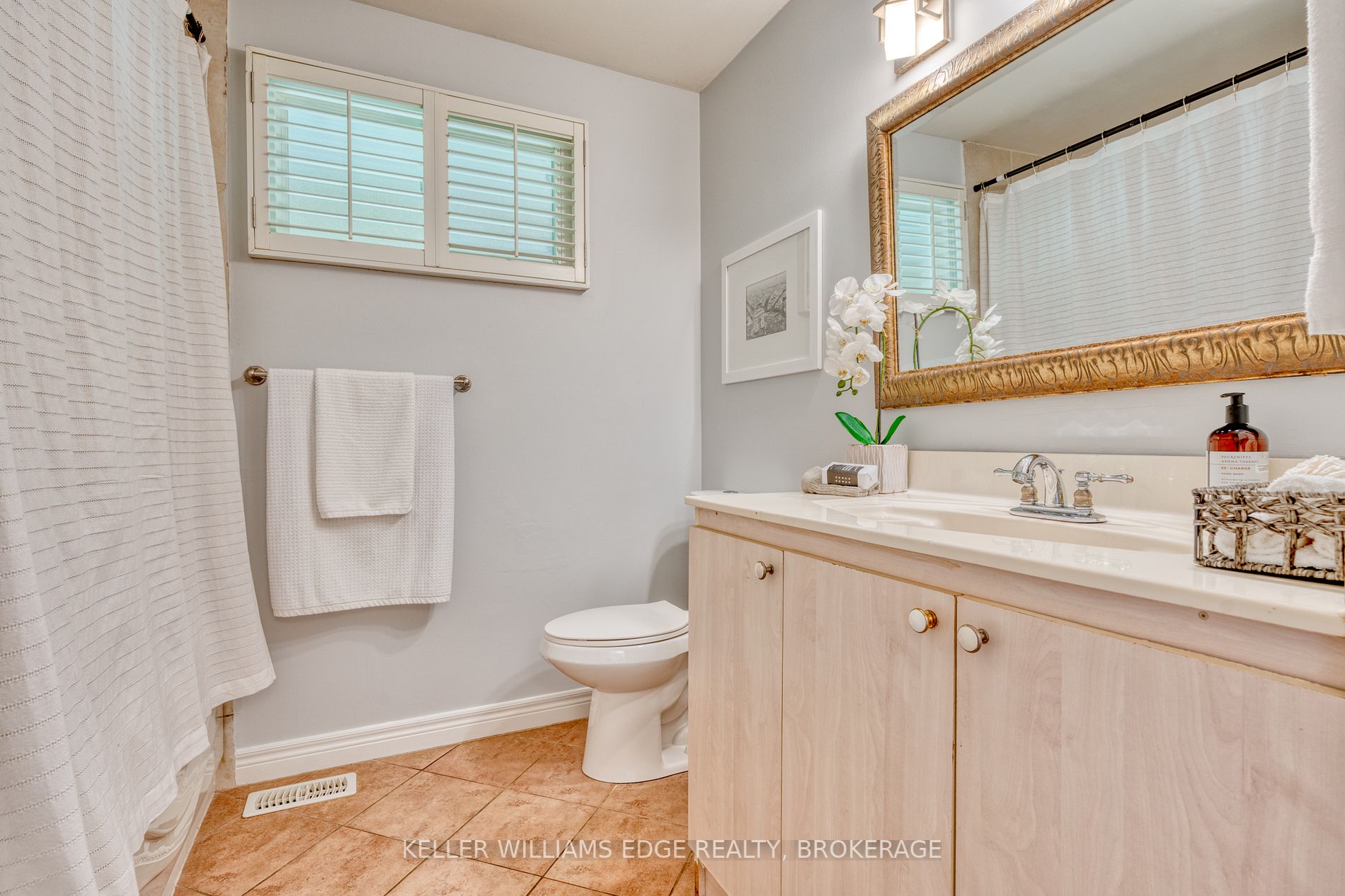 64 Forest Hill Cres