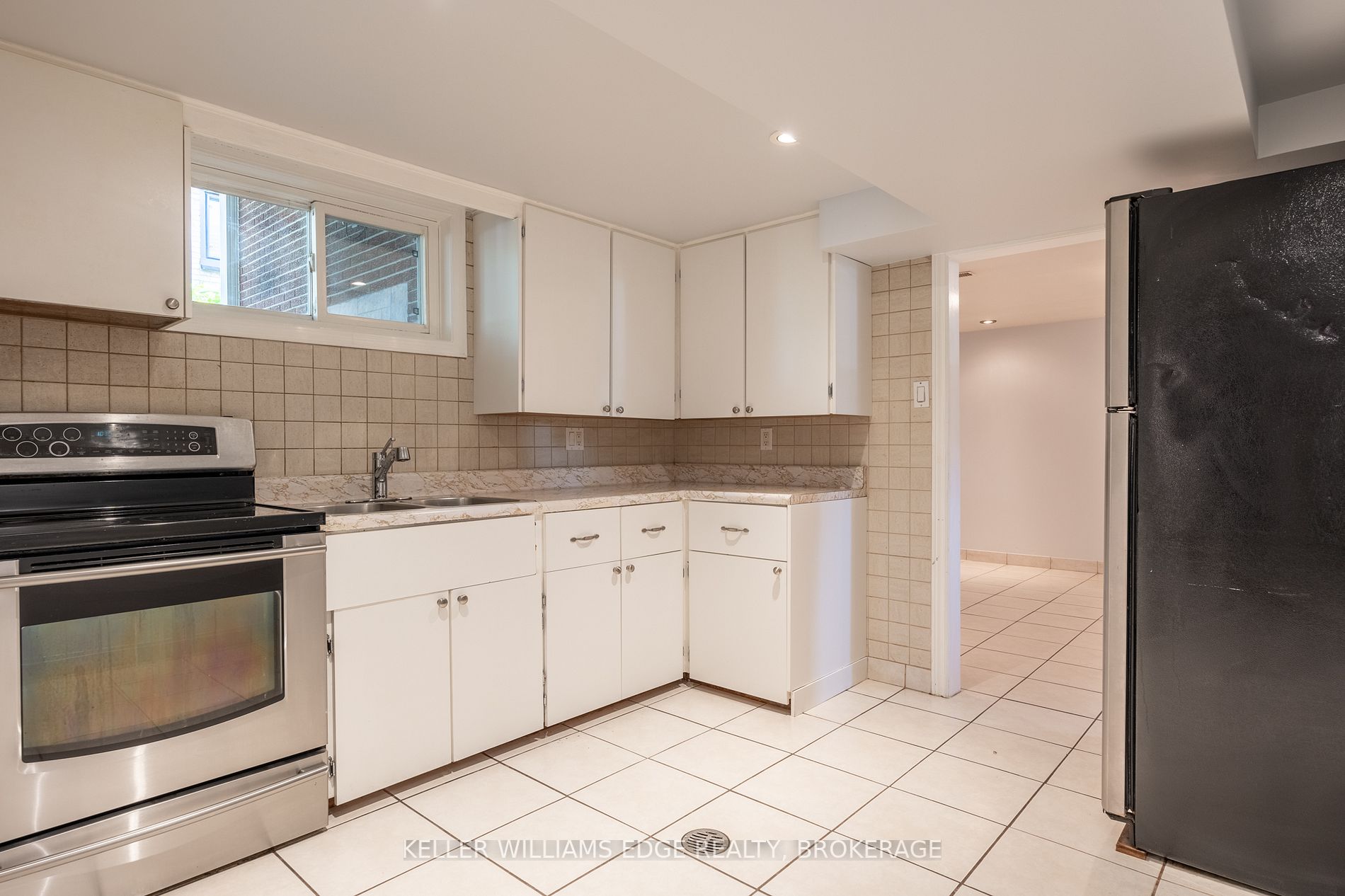 64 Forest Hill Cres