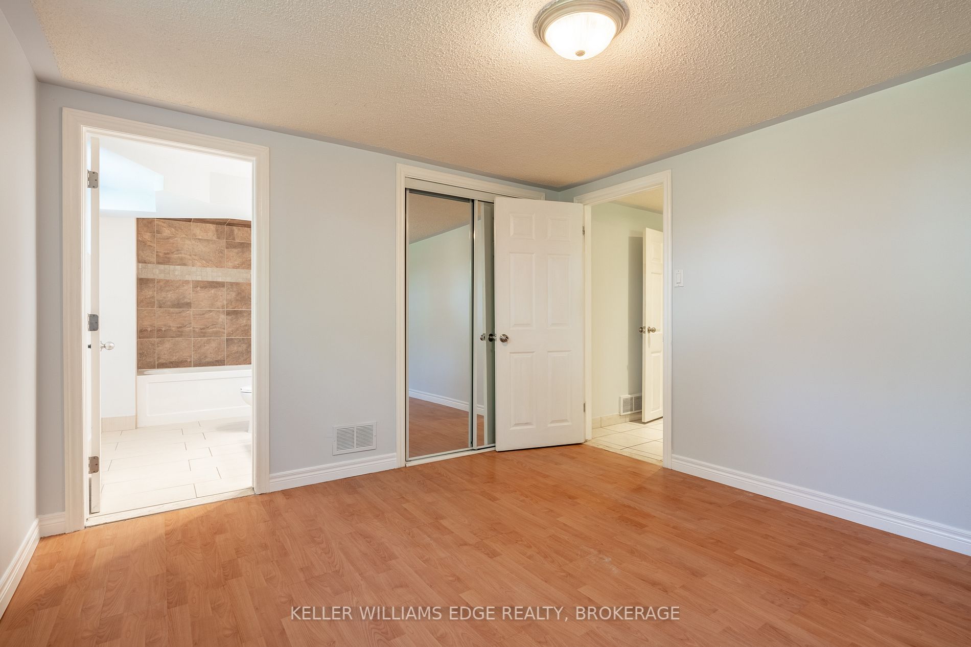 64 Forest Hill Cres