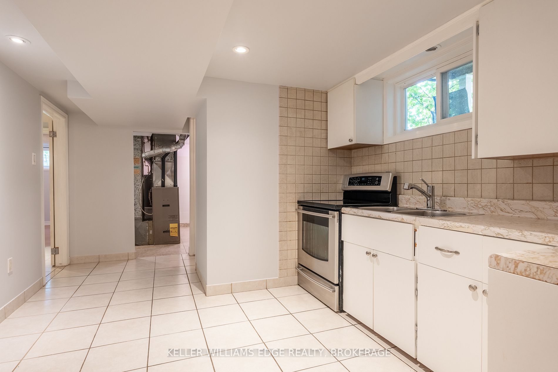 64 Forest Hill Cres