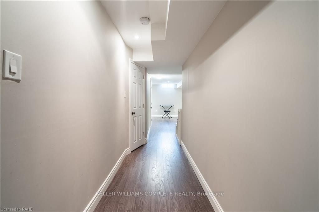 15 Marina Point Cres