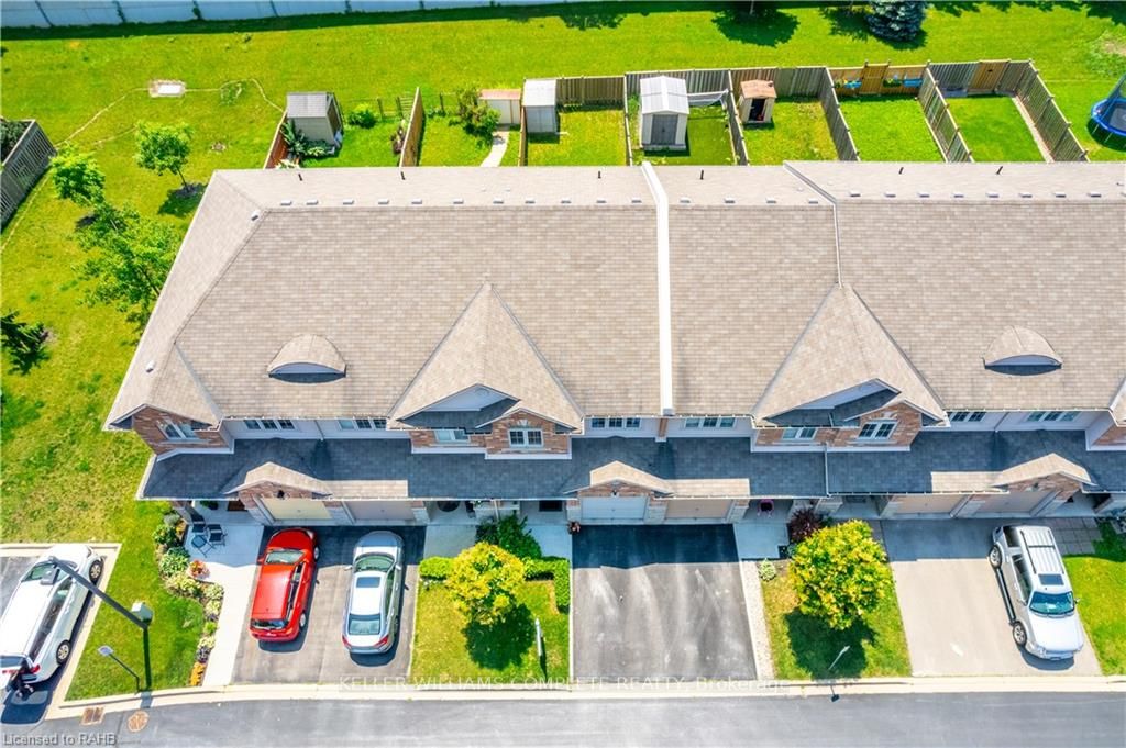 15 Marina Point Cres