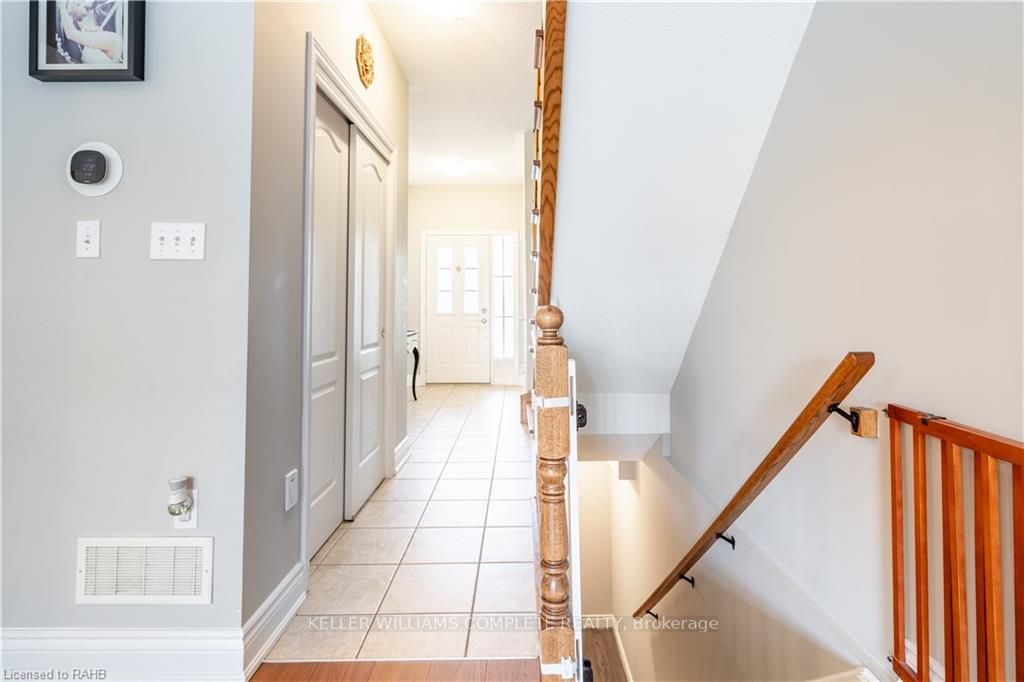 15 Marina Point Cres