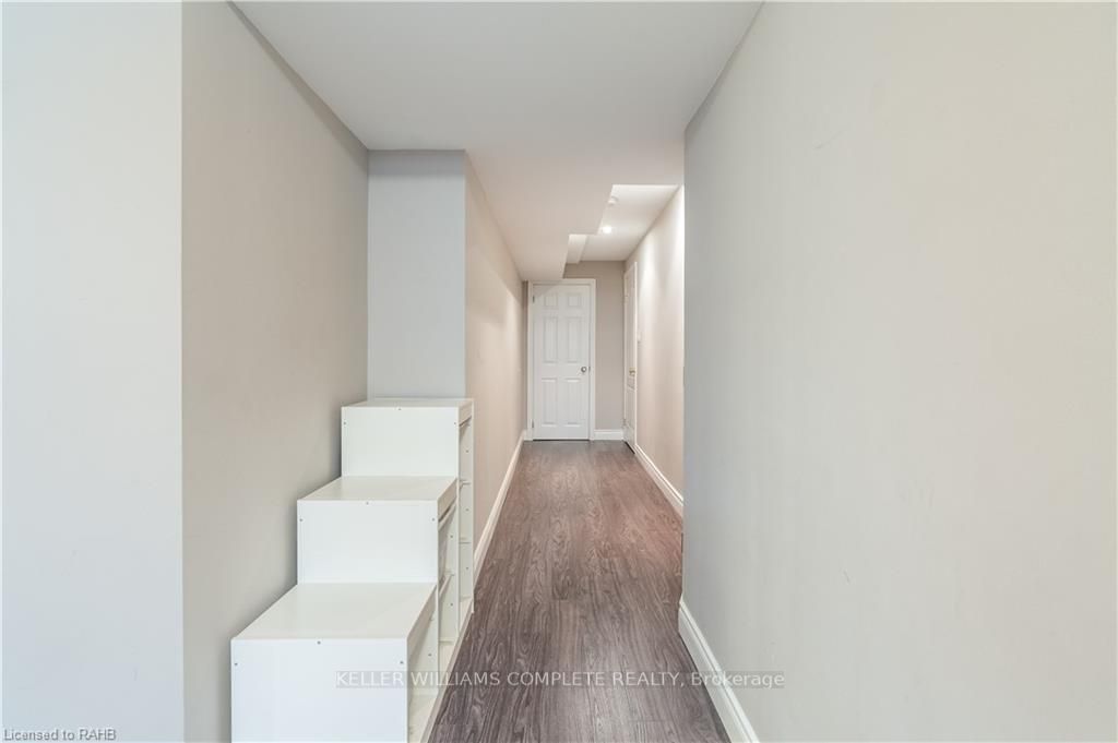15 Marina Point Cres