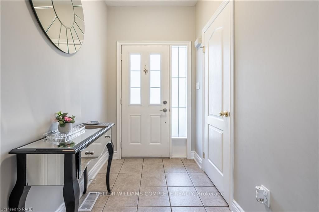 15 Marina Point Cres