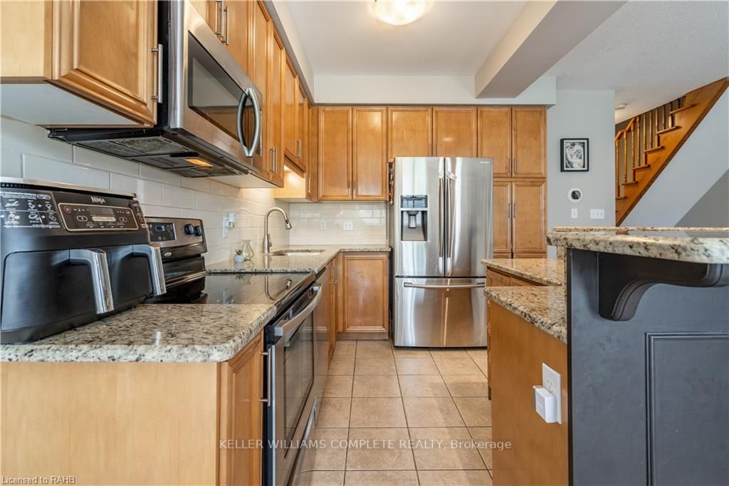 15 Marina Point Cres