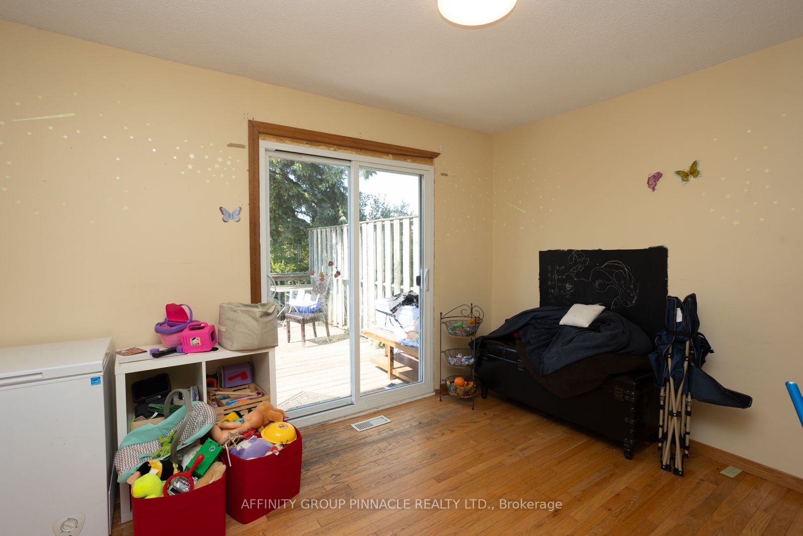 8 Pottinger Street