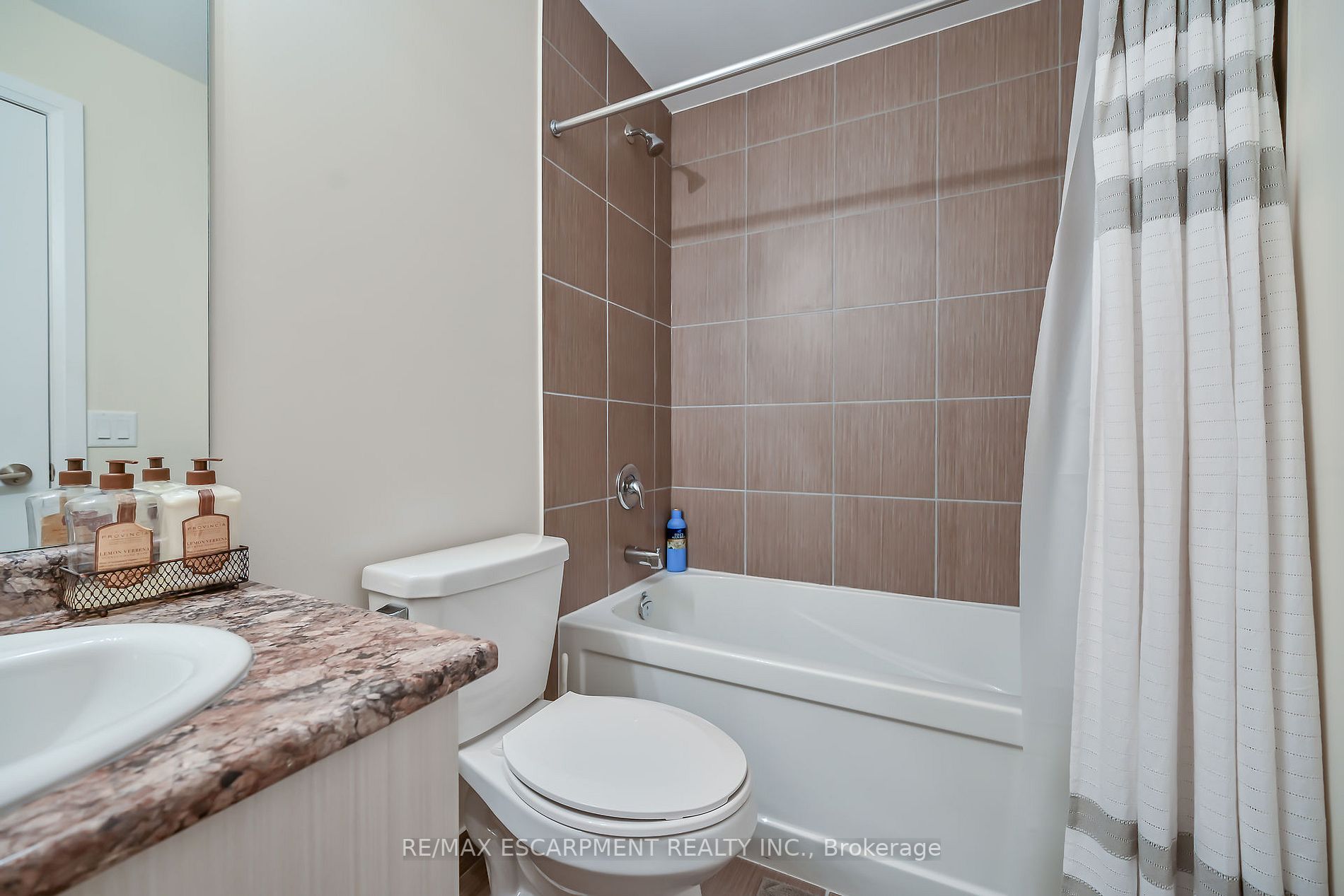 16 Concord Pl, #124