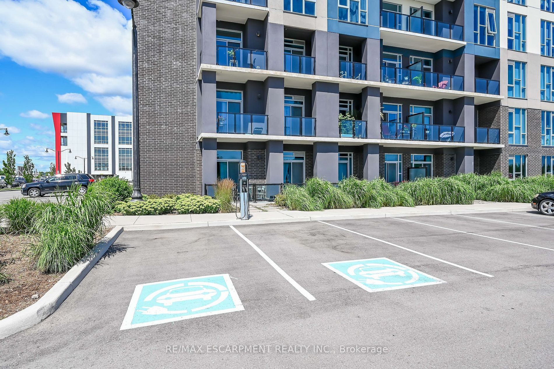 16 Concord Pl, #124