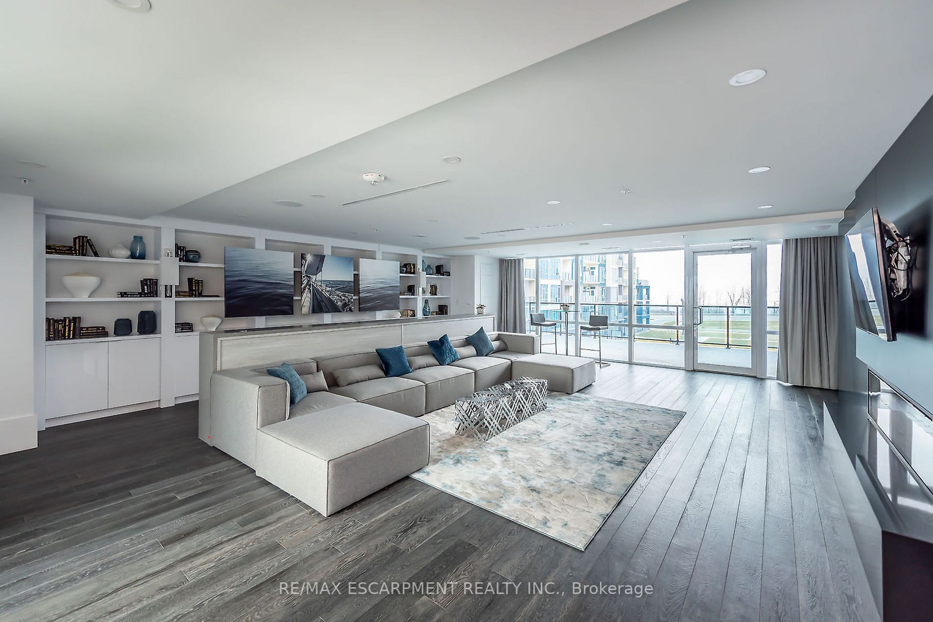 16 Concord Pl, #124