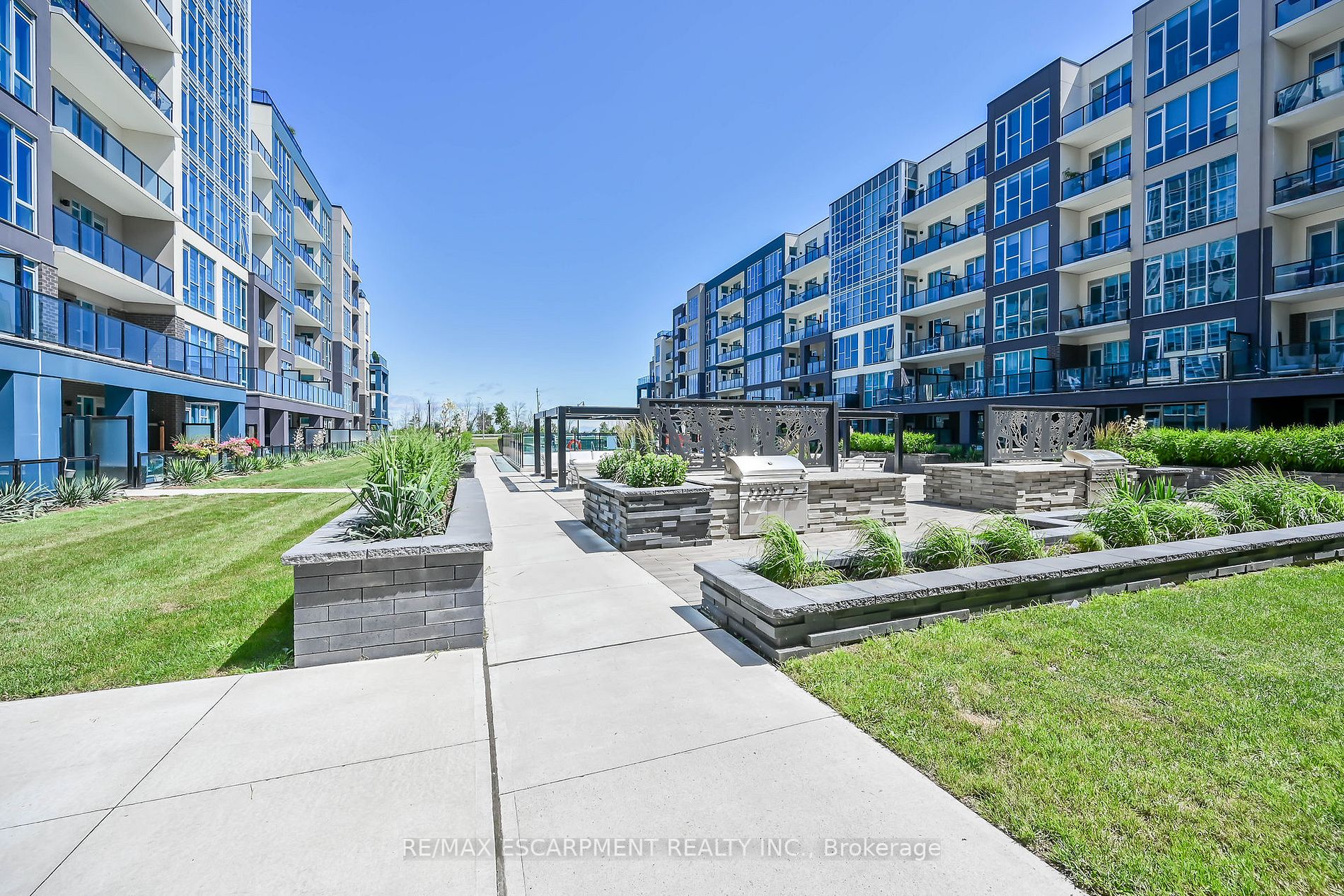 16 Concord Pl, #124