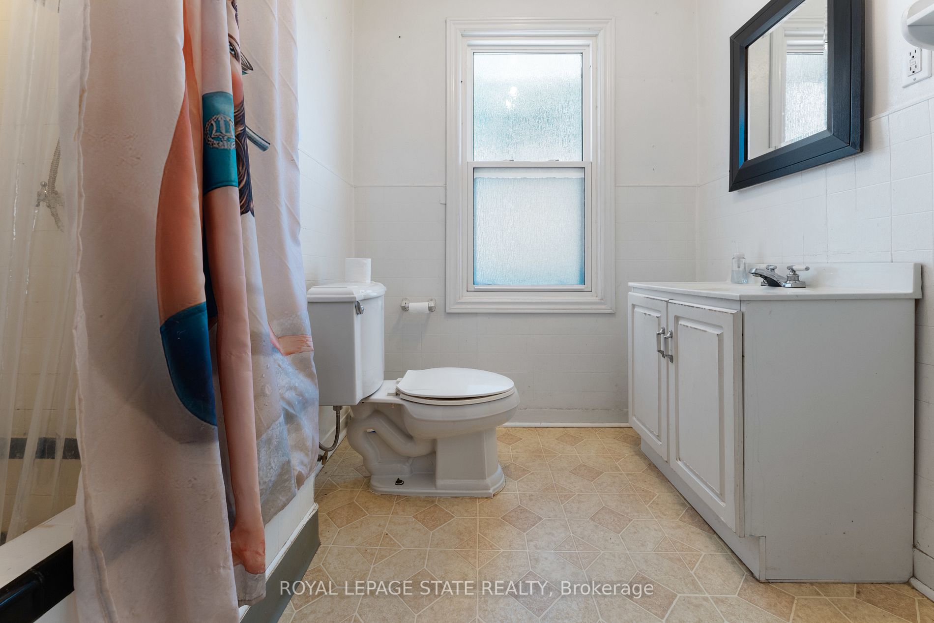 32 Rosslyn Ave S