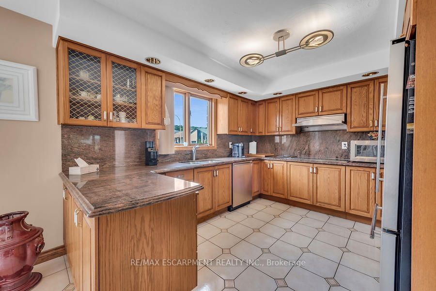 2 Glencrest Ave