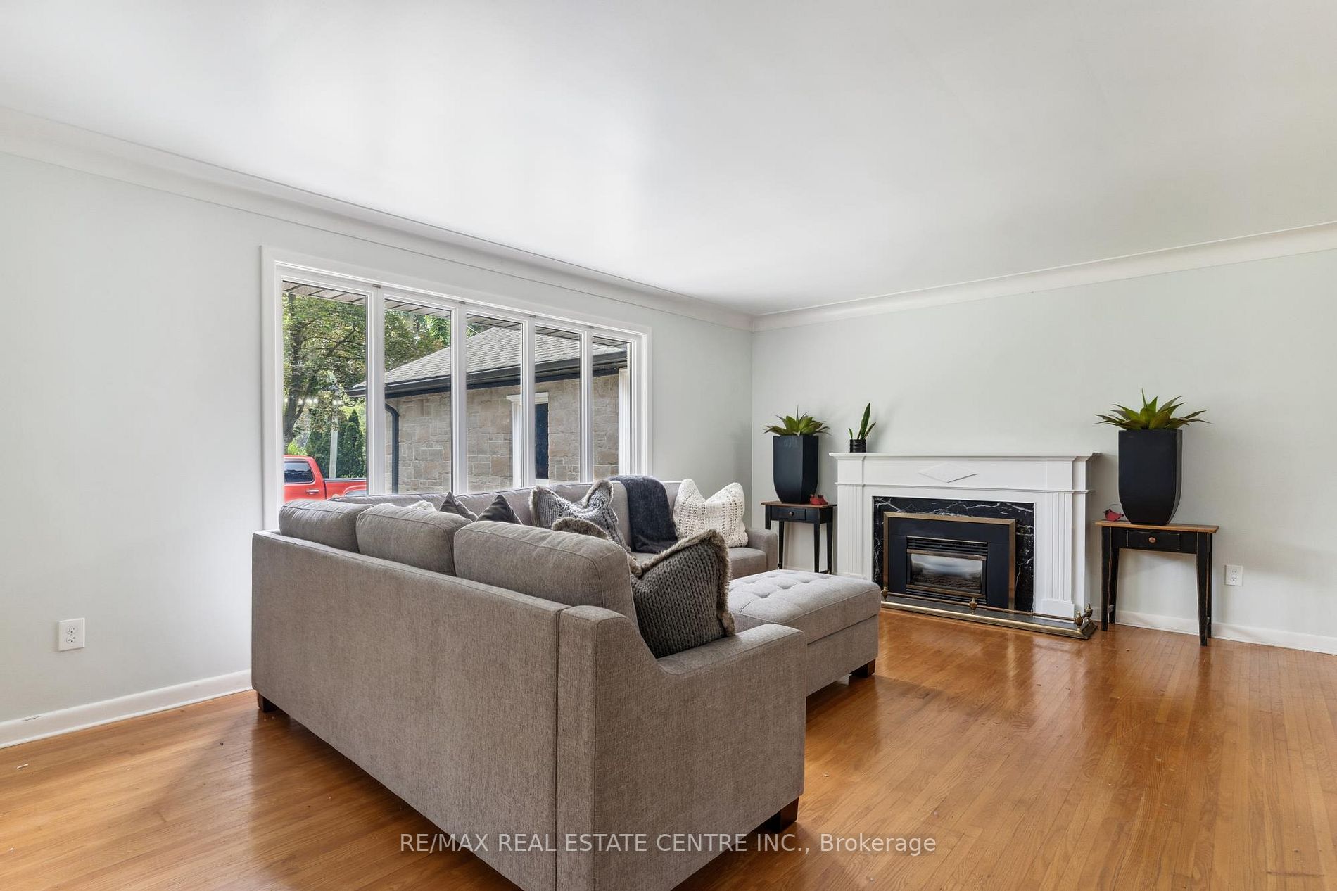 83 Jerseyville Rd E