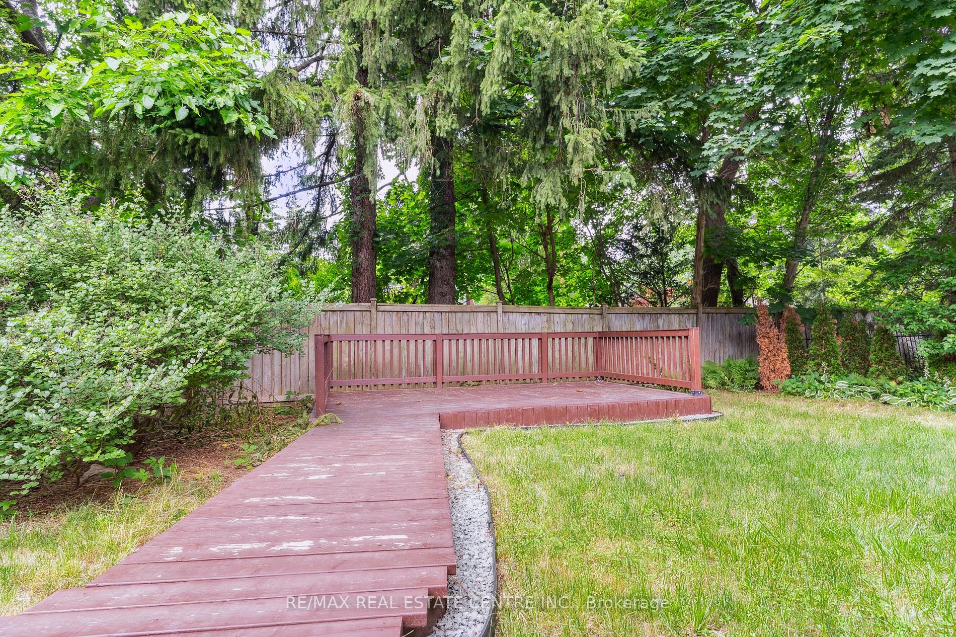 83 Jerseyville Rd E